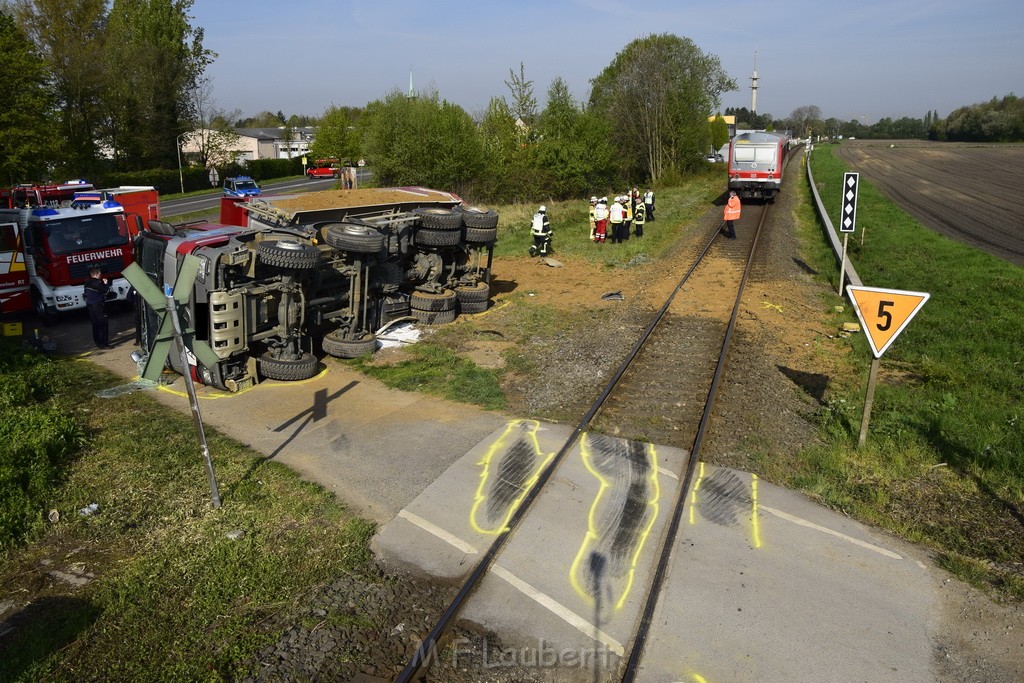 Schwerer VU LKW Zug Bergheim Kenten Koelnerstr P108.JPG - Miklos Laubert